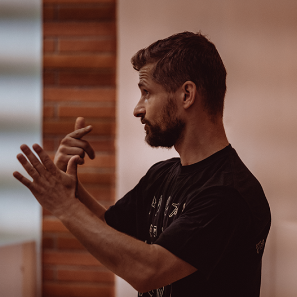 © Mathieu Lacout Ateliers d'initiation à la langue des signes - Visuel 1