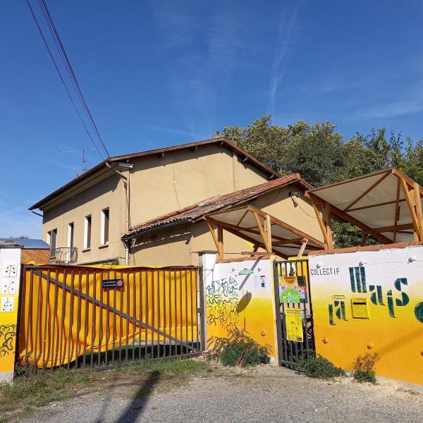 © Collectif La Maison 10 ans d'aventures - Visuel 1